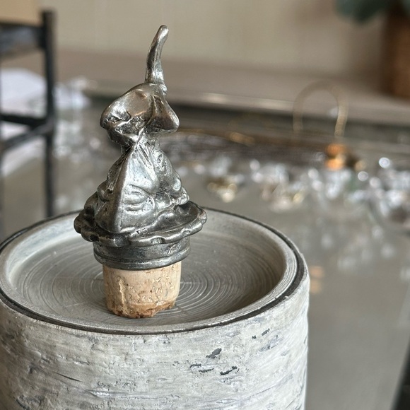 Pewter Cork wine bottle stopper. Elephant with trunk up. - Picture 2 of 7
